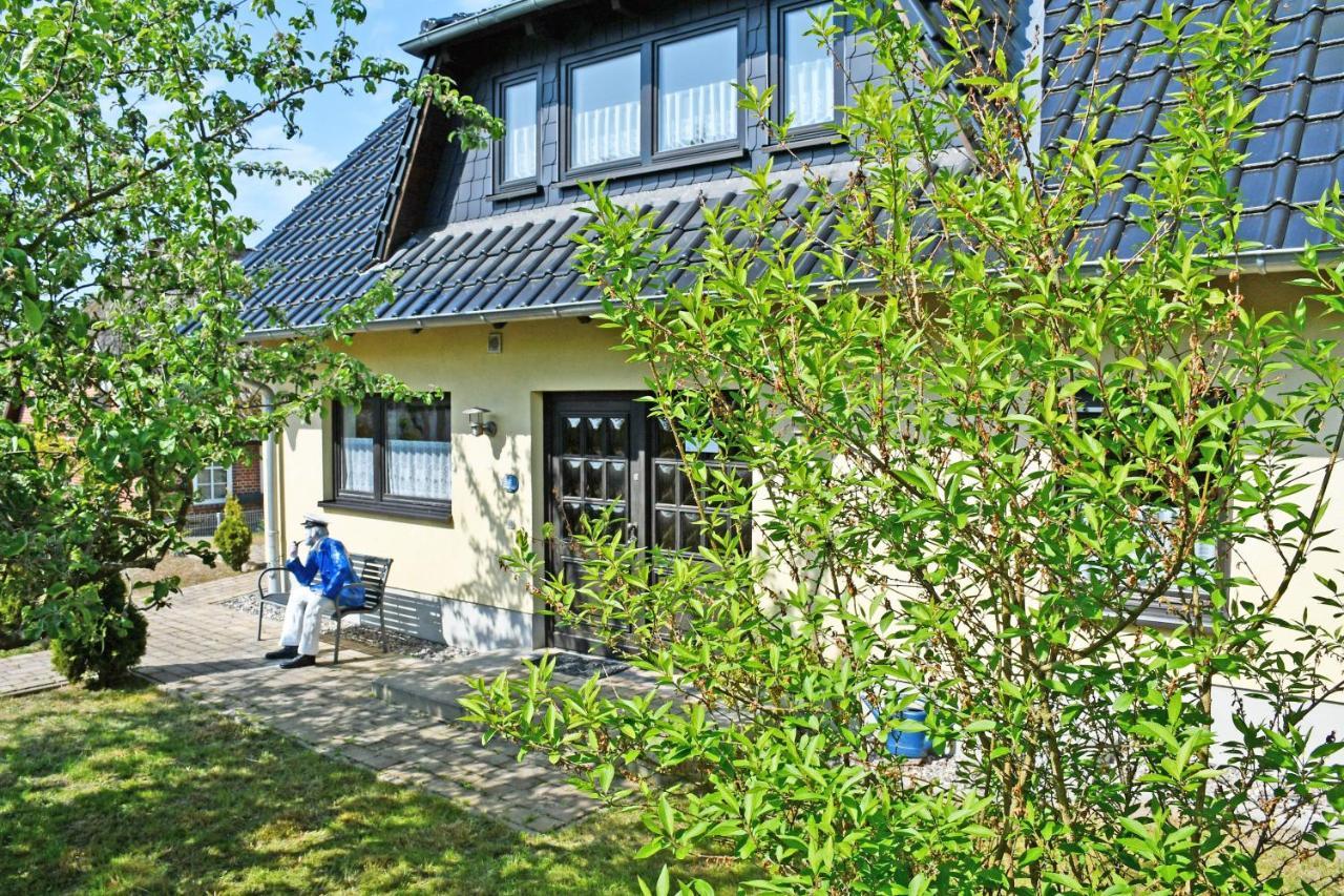 Schoenes Ferienhaus Mit Kamin Und Sauna Im Ostseebad Sellin Sellin (Rugen) Exterior foto